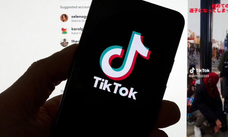 Hiện “nghiện mạng xã hội” chưa được công nhận chính thức là một chẩn đoán y khoa riêng biệt trong nhiều hệ thống phân loại bệnh, nhưng được nhiều chuyên gia xếp vào nhóm nghiện hành vi (behavioral addiction), tương tự nghiện game hoặc cờ bạc