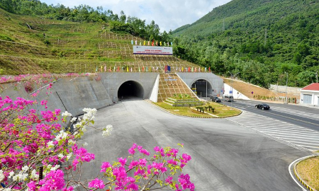 Theo dự kiến, hầm Cù Mông sẽ hoàn thiện việc mở rộng lên 4 làn xe trong năm 2026 và đưa vào khai thác vào năm 2027.