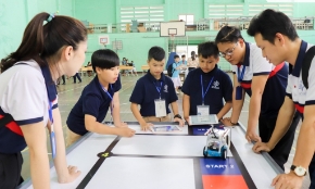 Kế hoạch tích hợp Khung năng lực số và năng lực trí tuệ nhân tạo vào chương trình giáo dục phổ thông ngay từ học kỳ II năm 2025 là một bước đi chiến lược. Ảnh minh họa