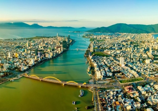 Giới đầu tư dành nhiều sự chú ý tới các dự án ven sông Hàn. Ảnh: Shutterstock.