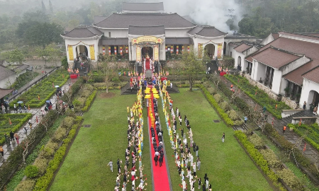 Cung rước khai hội Xuân Yên Tử 2026.