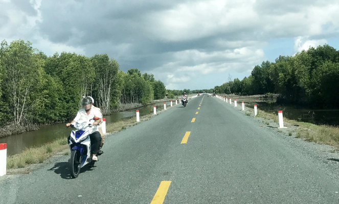Ho Chi Minh Road segment from Nam Can to Dat Mui,  in Ca Mau province, proposed to expand