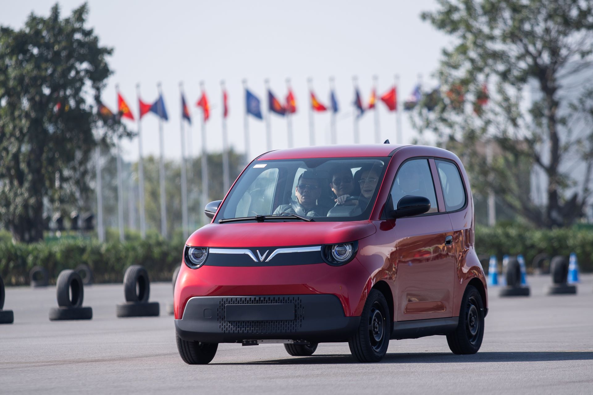 <i>VinFast đang áp đảo hoàn toàn các đối thủ với dải sản phẩm xe điện có mặt ở mọi phân khúc.</i>