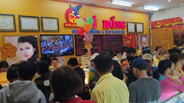 Giá vàng ngày vía Thần Tài bất ngờ giảm nhẹ