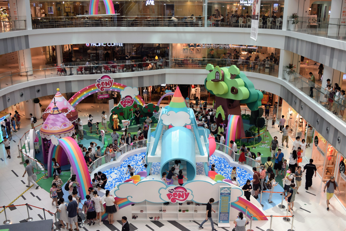 Các trung tâm thương mại đang gặp khó khăn tại Trung Quốc dần chuyển mình để phục vụ khách hàng nhí.