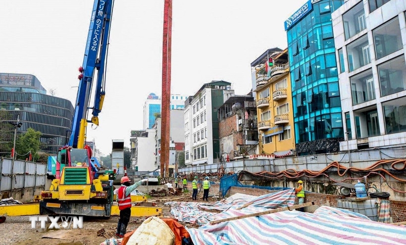 Công trường thi công ga S10 Cát Linh của dự án Metro Nhổn-Ga Hà Nội. Ảnh: TTXVN