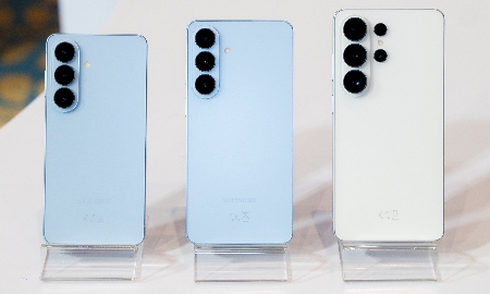 Chiều 26/2, Samsung đã chính thức ra mắt dòng sản phẩm Galaxy S26 series tại Việt Nam với phiên bản cao cấp nhất có giá gần 52 triệu đồng.