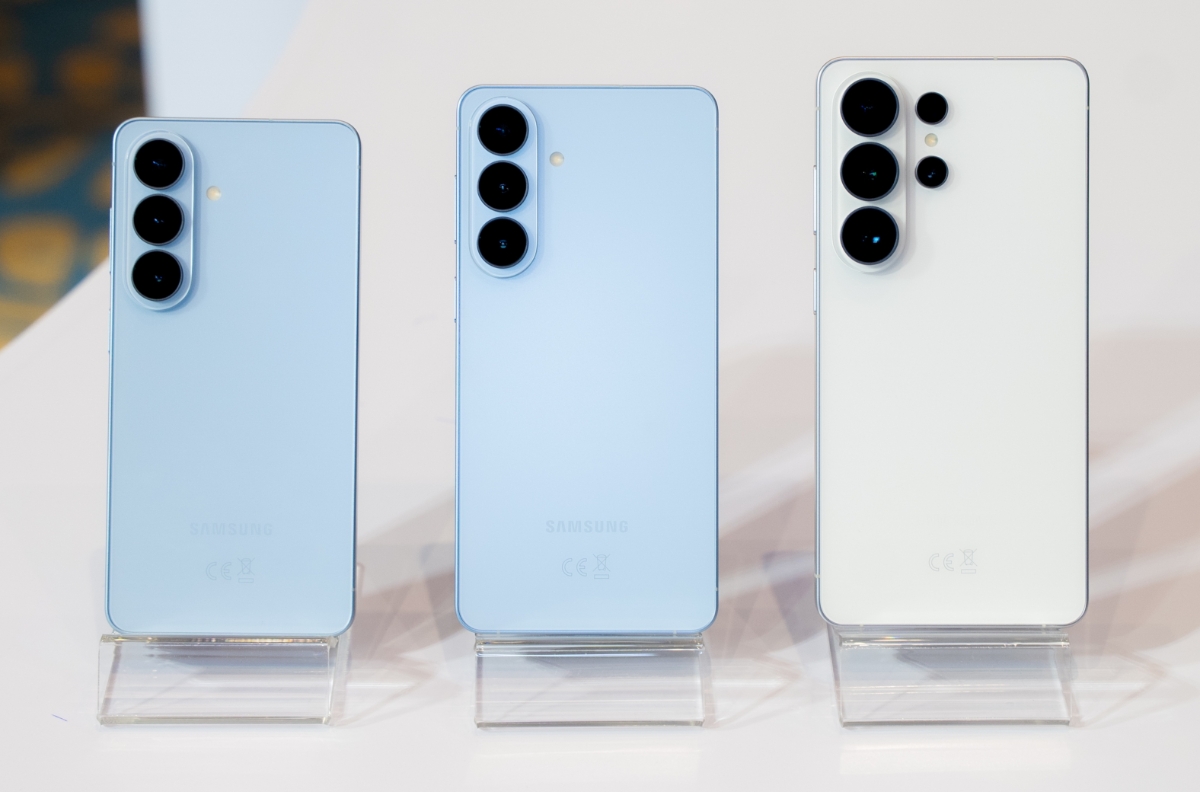 Chiều 26/2, Samsung đã chính thức ra mắt dòng sản phẩm Galaxy S26 series tại Việt Nam với phiên bản cao cấp nhất có giá gần 52 triệu đồng.