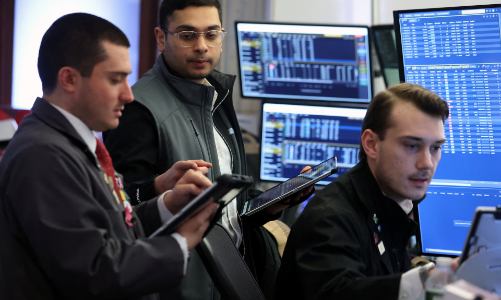 Chứng khoán Mỹ “hụt hơi” vì cổ phiếu Nvidia bị xả, giá dầu giằng co mạnh