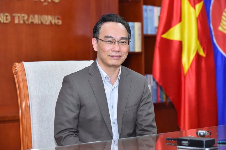 PGS.TS Hoàng Minh Sơn 