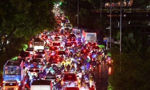 Năm 2030, Hà Nội chuyển đổi toàn bộ taxi chạy xăng, dầu sang xe điện