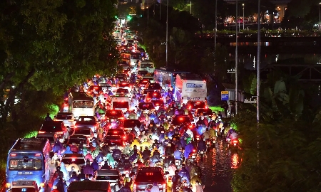 Năm 2030, Hà Nội chuyển đổi toàn bộ taxi chạy xăng, dầu sang xe điện