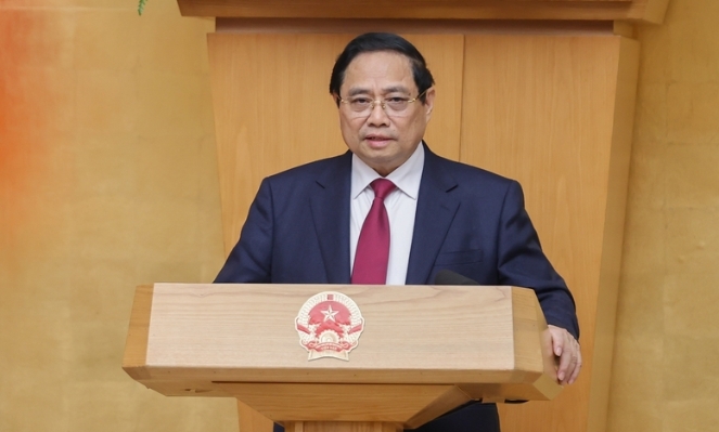 PM urges cutting red tape for citizens and businesses