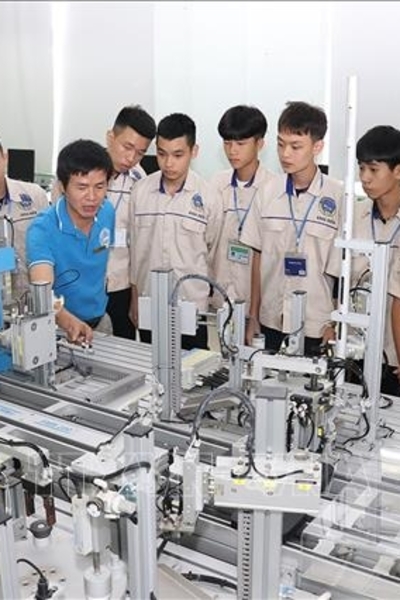 Hanoi provides vocational training for over 17,000 workers