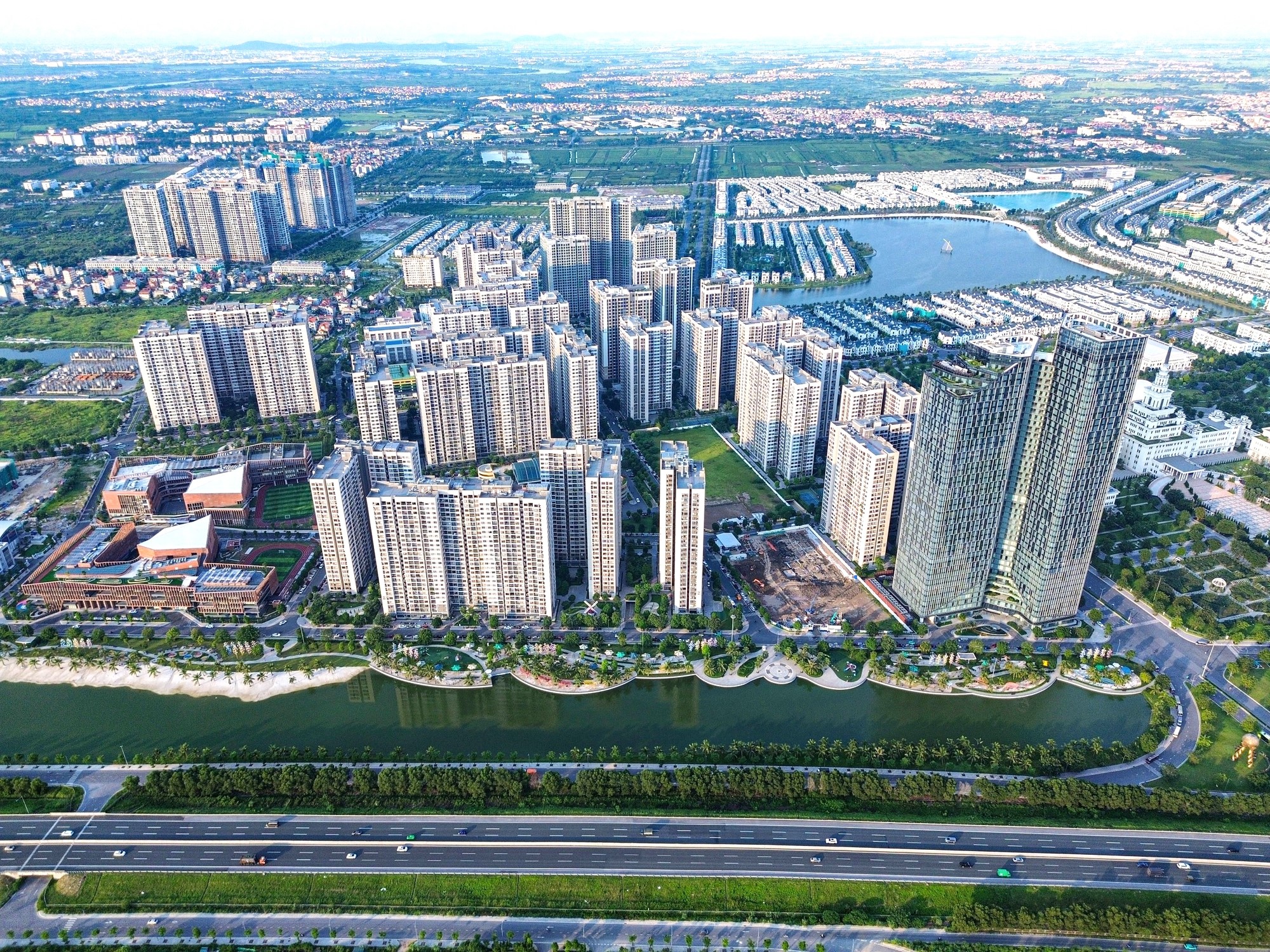 Với mục tiêu triển khai trong tháng 2/2026, trung tâm giao dịch bất động sản và quyền sử dụng đất do Nhà nước quản lý được xem là một trong những bước chuẩn hóa thị trường bất động sản. (Ảnh: Hồng Quang).