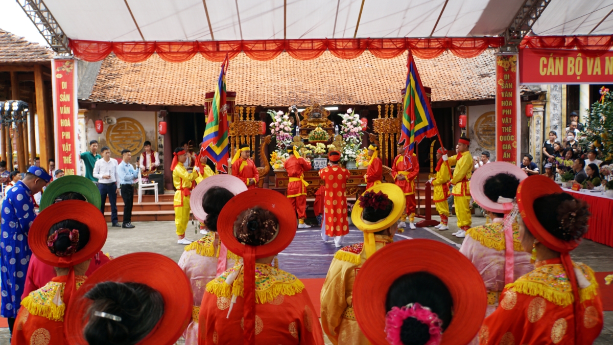 Lễ hội Minh Thề sau nhiều năm bị gián đoạn đã được khôi phục từ năm 2002 và trở thành lễ hội hàng năm tại địa phương.&nbsp;