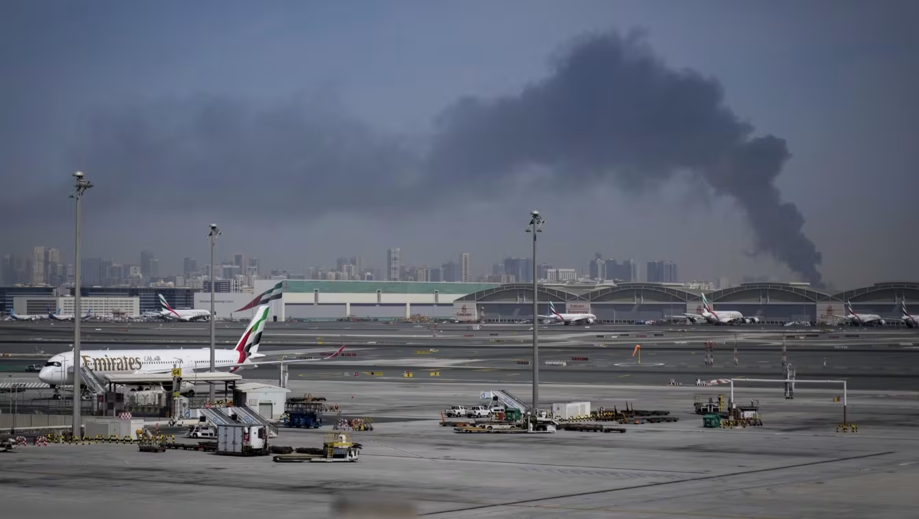 Sân bay quốc tế Dubai hiện đã đóng cửa. Ảnh: AP