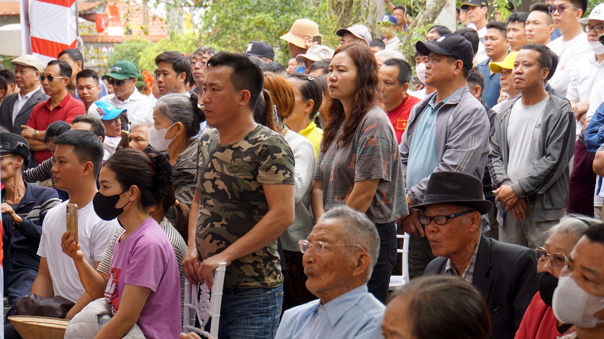 Lễ hội Minh Thề được tổ chức hàng năm thu hút đông đảo người dân và du khách tham dự.