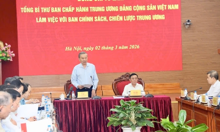 Tổng Bí thư Tô Lâm phát biểu chỉ đạo tại buổi làm việc với Ban Chính sách, chiến lược Trung ương và các cơ quan liên quan để định hướng hoàn thiện Nghị quyết của Trung ương về các giải pháp chiến lược thúc đẩy tăng trưởng kinh tế “2 con số” gắn với xác lập mô hình tăng trưởng mới. Ảnh: Nguyễn Hương