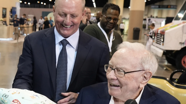 Tình hình lợi nhuận ở Berkshire Hathaway trước khi tỷ phú Buffett rời ghế CEO