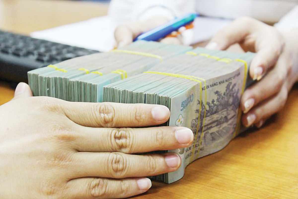 Nền kinh tế "nghiện" tín dụng khiến thanh khoản hệ thống ngân hàng chịu áp lực lớn.