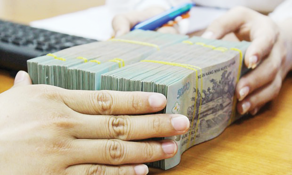 Ngân hàng Nhà nước hút ròng gần 32.000 tỷ đồng, lượng tiền bơm qua OMO giảm mạnh từ đỉnh tháng 2