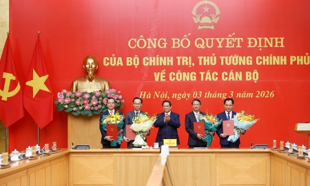 Thủ tướng trao quyết định chỉ định Phó Bí thư Đảng ủy Chính phủ và bổ nhiệm lãnh đạo 4 bộ, cơ quan ngang Bộ