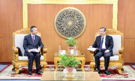 Thứ trưởng Hoàng Trung làm việc với ông Nianshan Zhang, Tổng Vụ trưởng Vụ Đông Nam Á, Ngân hàng ADB. Ảnh: Phương Linh