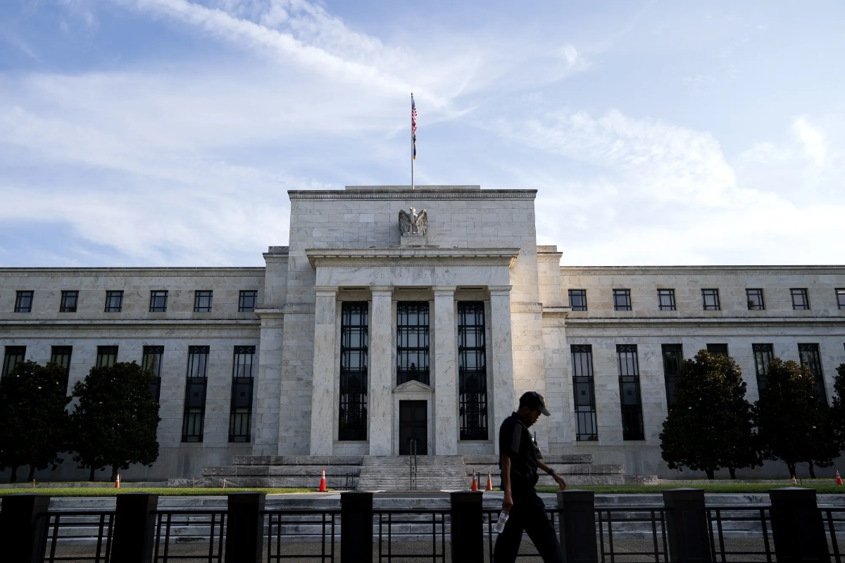 Bên ngoài trụ sở Fed ở Washington DC - Ảnh: Bloomberg.