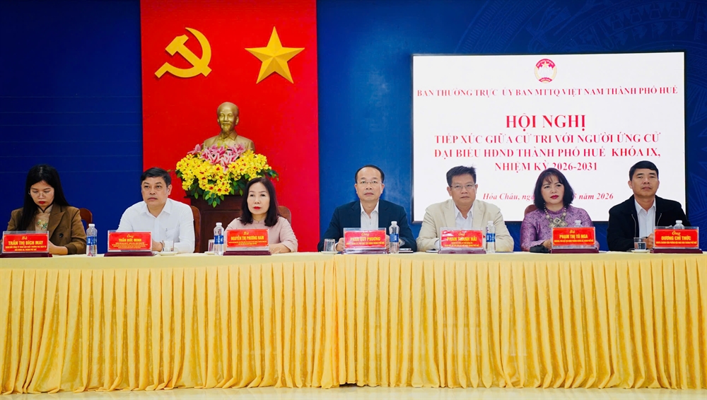 Các ứng viên đơn vị bầu cử số 5 tiếp xúc cử tri tại phường Hóa Châu