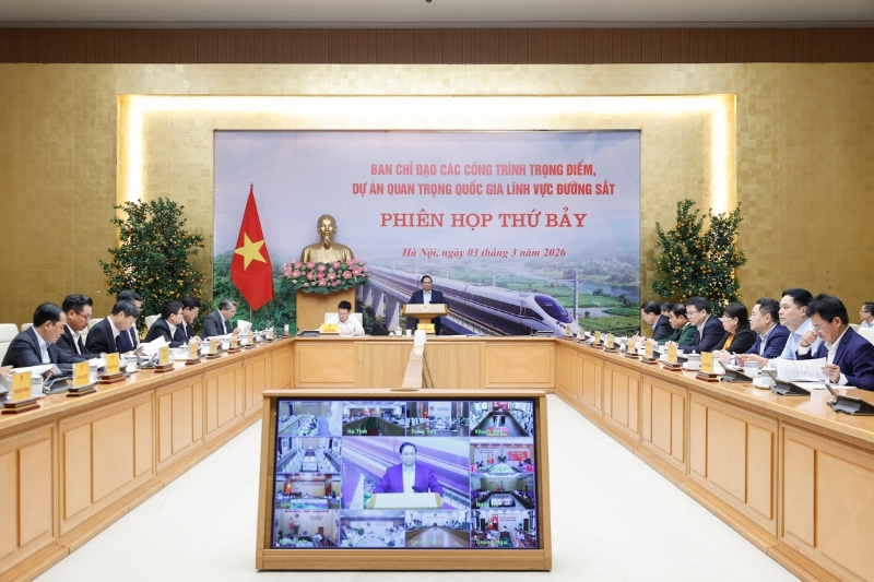 PM requests for acceleration of key railway projects