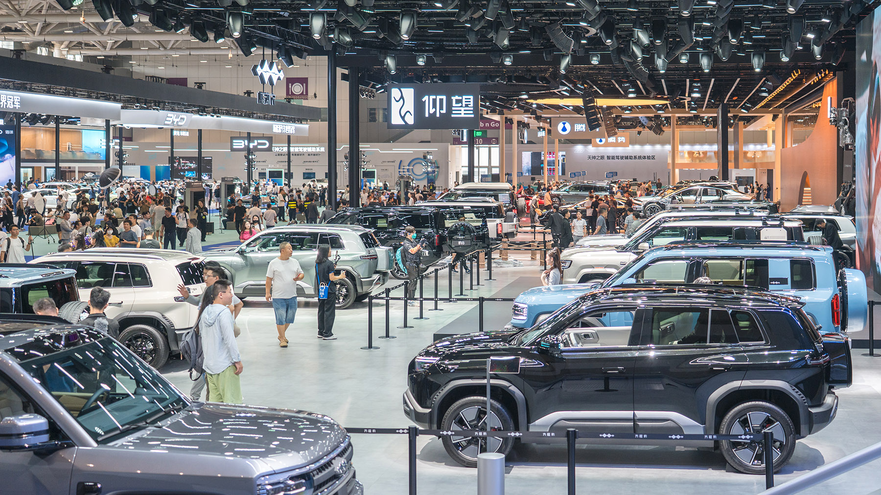 Những "biến số" lạ làm xoay chuyển bàn cờ ô tô toàn cầu