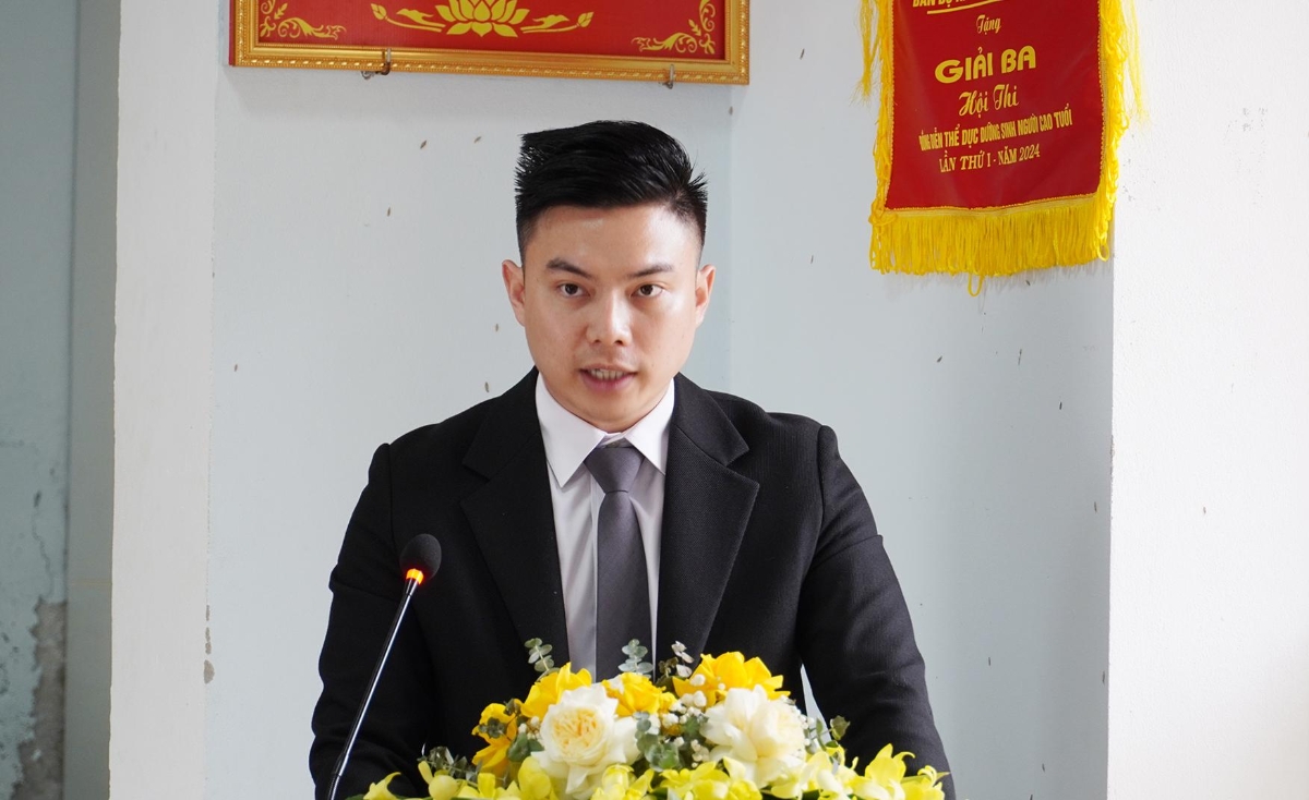 Ông Nguyễn Viết Vương trình bày chương trình hành động của ứng cử viên đại biểu HĐND tỉnh Quảng Trị nhiệm kỳ 2026 - 2031