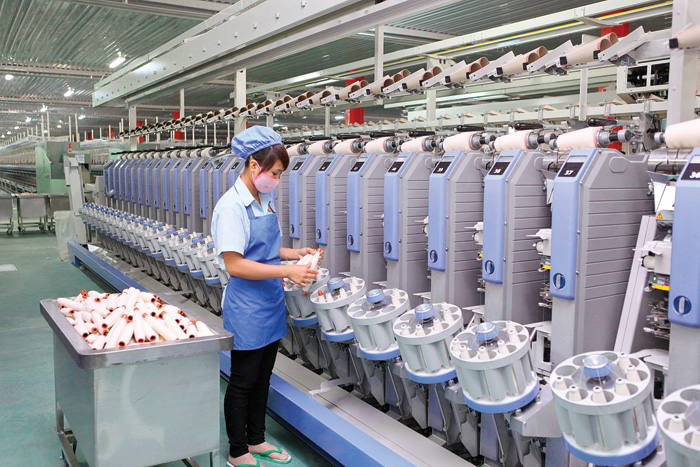 Việt Nam phải chi ra 17 tỷ USD trong năm 2025 chỉ để nhập khẩu vải. Ảnh minh họa.