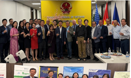 Tổng Lãnh sự quán và Chi nhánh thương vụ Việt Nam tại Houston làm việc với Phòng Thương mại Á Châu vào tháng 2/2026. Ảnh: Nguyệt Hà.