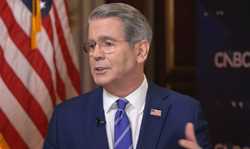 Tổng thống Trump có thể tăng thuế quan toàn cầu lên 15% trong tuần này