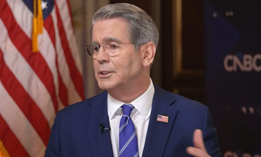 Tổng thống Trump có thể tăng thuế quan toàn cầu lên 15% trong tuần này