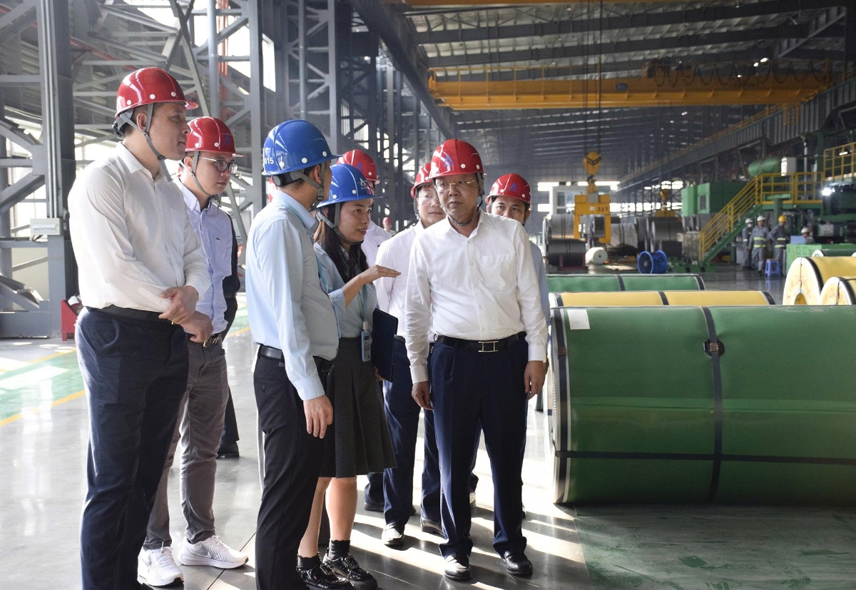 Phó Chủ tịch Thường trực UBND tỉnh Nghệ An Bùi Thanh An thăm và kiểm tra sản xuất tại một số doanh nghiệp trong các Khu công nghiệp trên địa bàn tỉnh