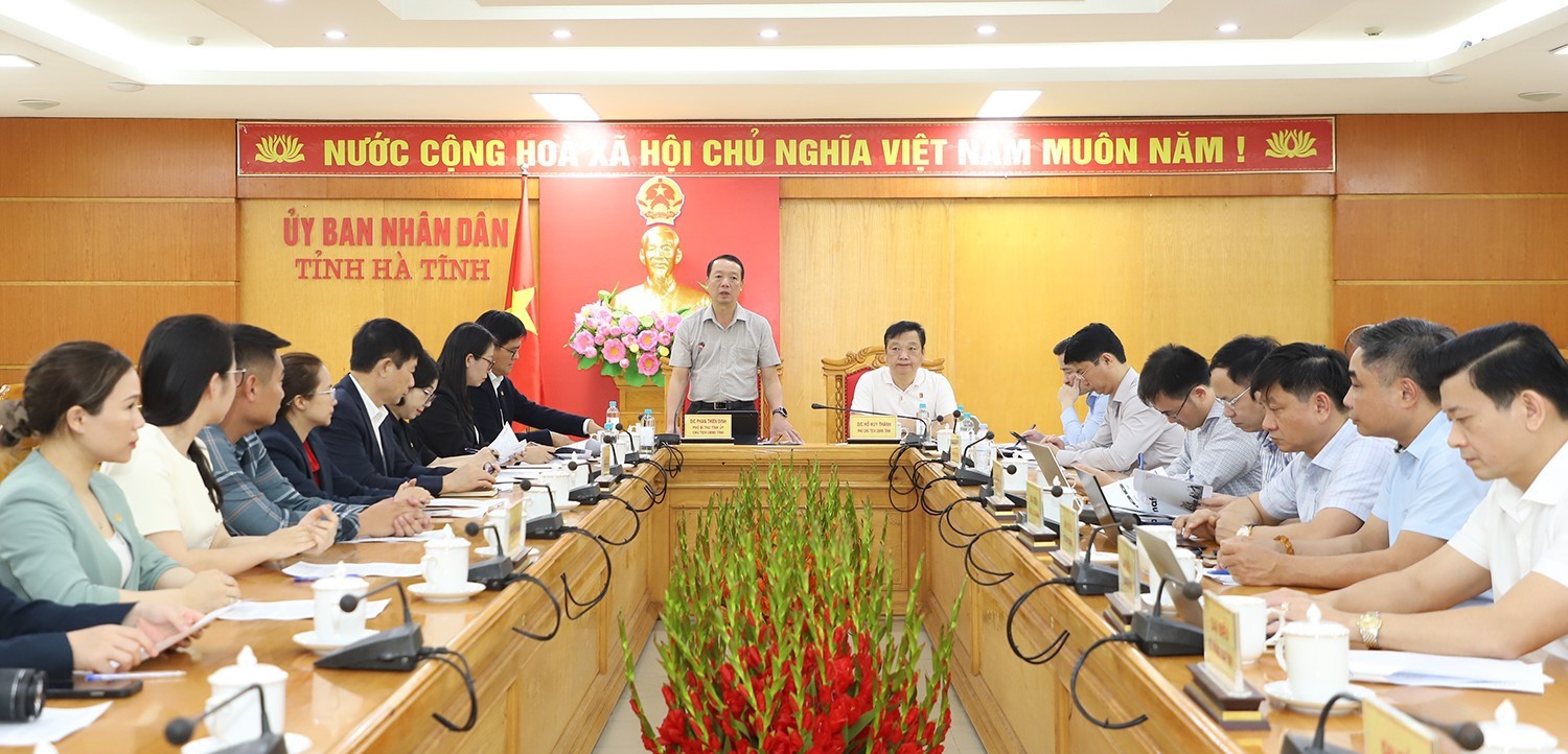 Toàn cảnh buổi làm việc. Ảnh: Ngọc Loan.