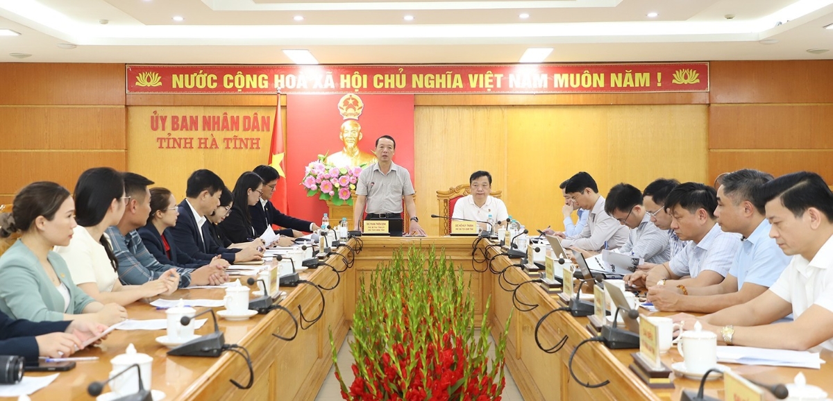 Toàn cảnh buổi làm việc. Ảnh: Ngọc Loan.