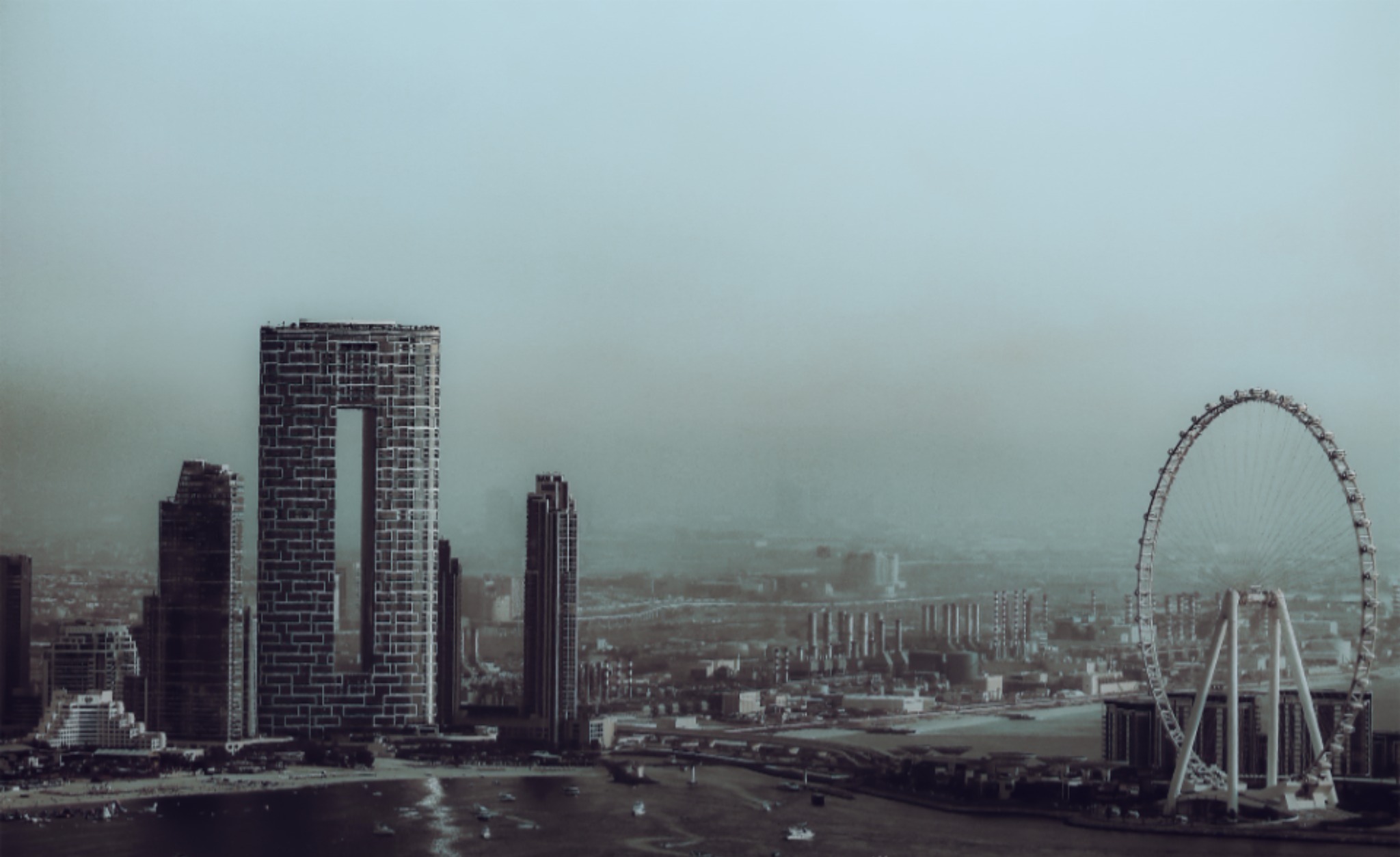 Vòng đu quay quan sát lớn nhất thế giới Ain Dubai trên đảo Bluewaters đã thông báo tạm đóng cửa.
