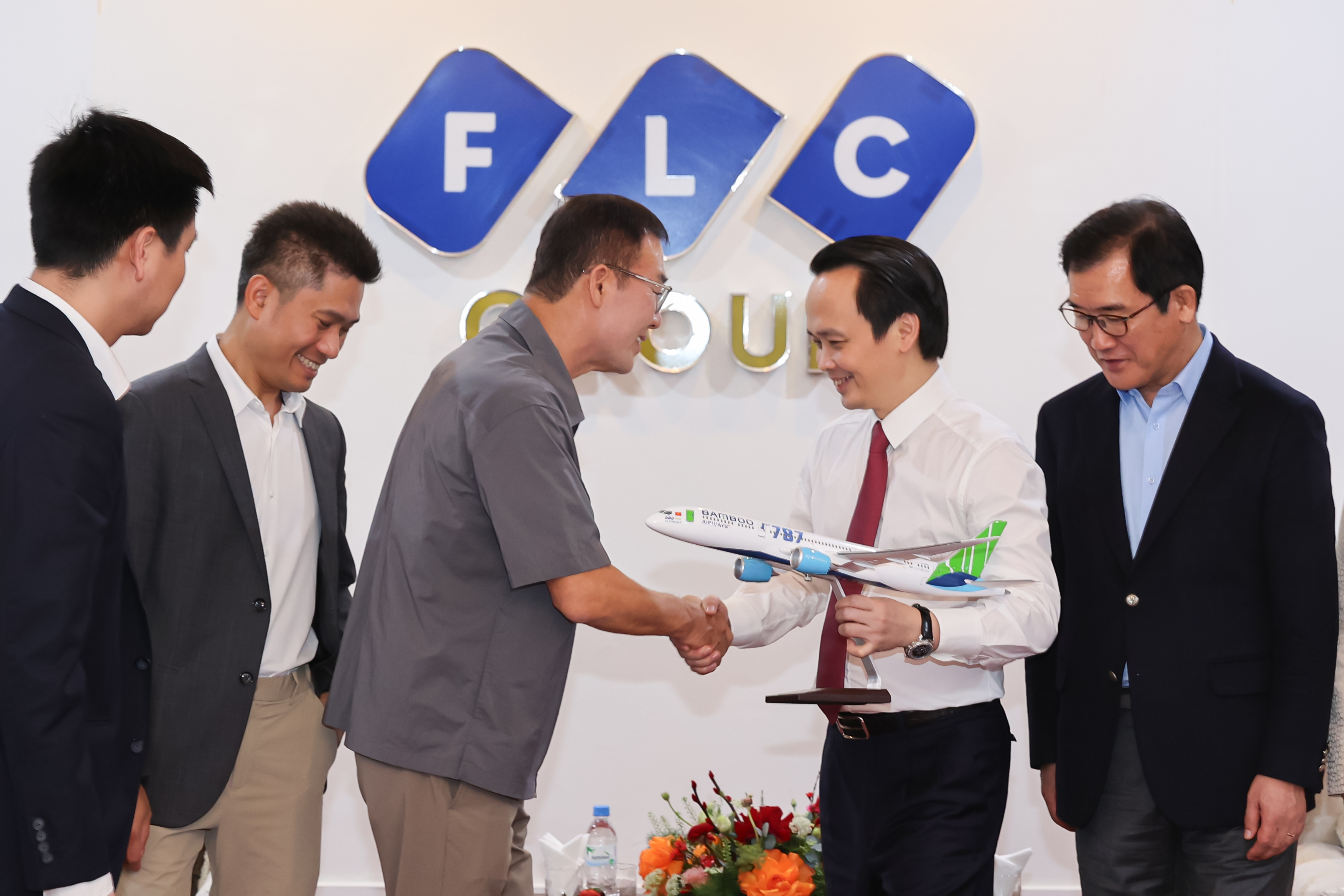 The&nbsp;working session between leaders of&nbsp;Eastbridge Partners and FLC Group, Bamboo Airways.&nbsp;