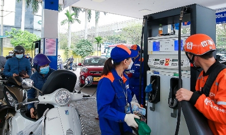 Bộ Công Thương yêu cầu không để xảy ra tình trạng cửa hàng bán lẻ xăng dầu tự ý dừng bán hàng. Ảnh minh họa.