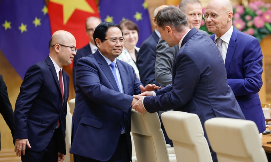 Thủ tướng Chính phủ Phạm Minh Chính gặp mặt các đại sứ, đại biện Liên minh châu Âu (EU) và các nước thành viên EU tại Hà Nội và kiêm nhiệm - Ảnh: VGP