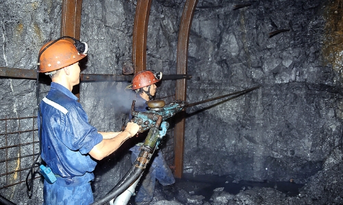 TKV đặt mục tiêu sản xuất 3,4 triệu tấn than trong tháng 3/2026