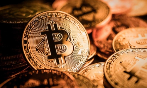 Chuyên gia cảnh báo “bẫy tăng giá” khi Bitcoin chạm mốc 73.000 USD