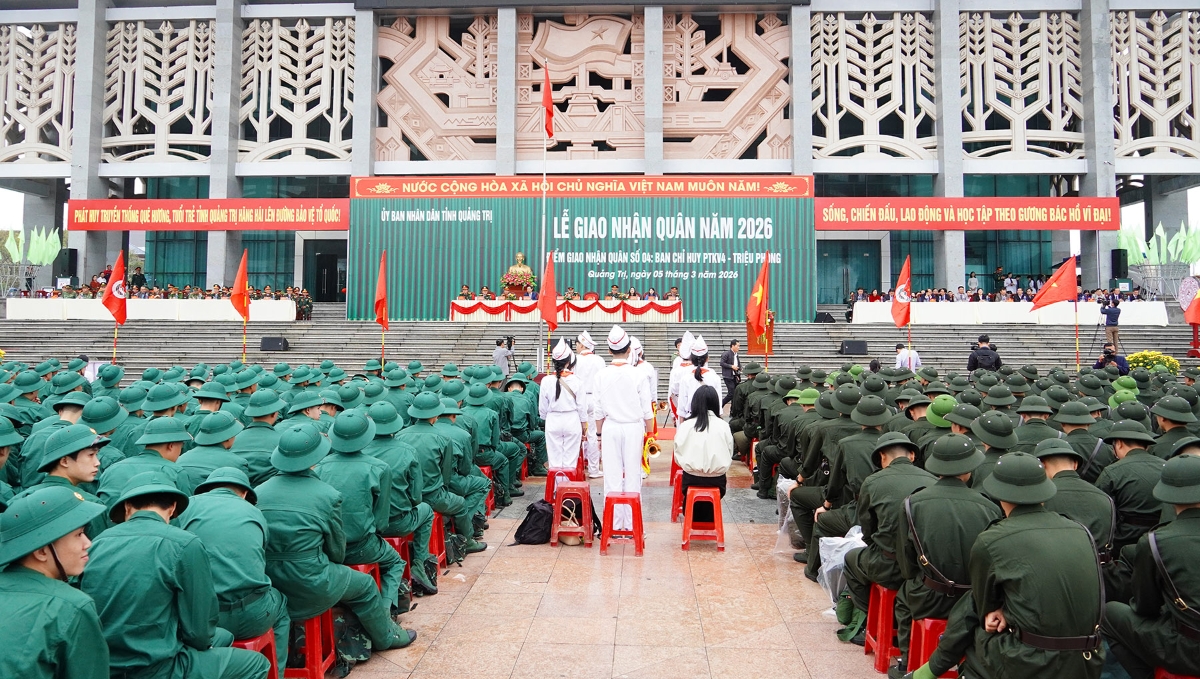 giao nhận quân tại Quảng Trị diễn ra trong không khí trang nghiêm