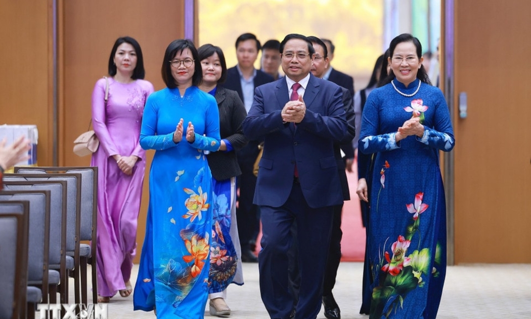 Thủ tướng Phạm Minh Chính trao Giải thưởng Kovalevskaia tôn vinh các nhà khoa học nữ
