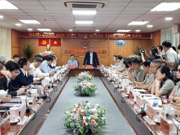 Đoàn công tác Bộ Tư pháp làm việc với Thi hành án dân sự Thành phố HCM. 