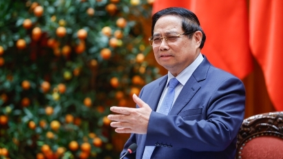 PM urges development of capital market to ease pressure on banking system